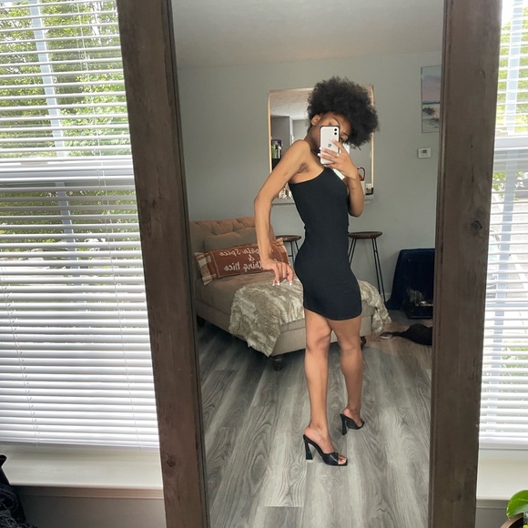 Black MIDI Bodycon Dress - Picture 5 of 12